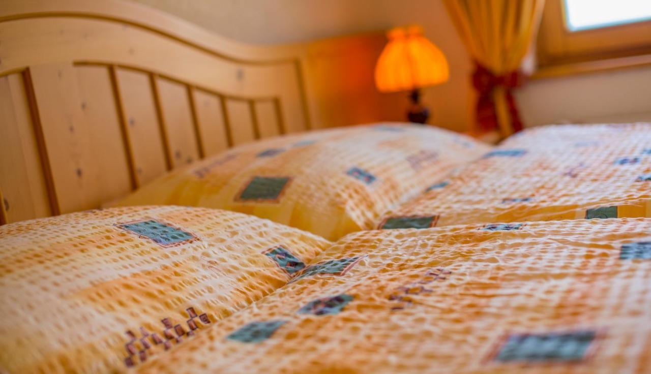 Alpenhotel Zur Wildi Lauchernalp Wiler Eksteriør billede